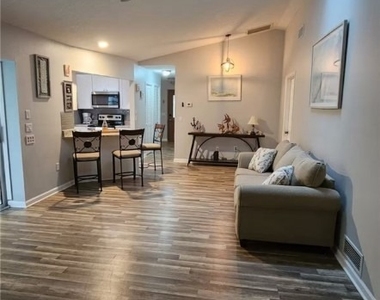 11195 Seabreeze Avenue - Photo Thumbnail 20