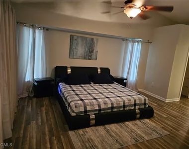 11195 Seabreeze Avenue - Photo Thumbnail 10