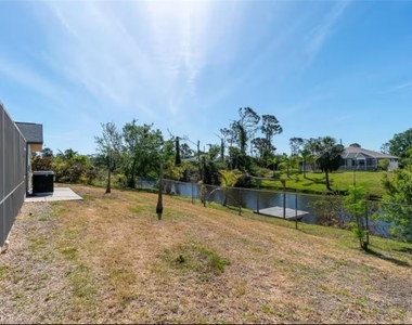 11195 Seabreeze Avenue - Photo Thumbnail 3