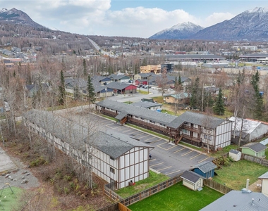 12332 End Street - Photo Thumbnail 3