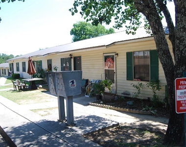 424 Highland Ave - Photo Thumbnail 4