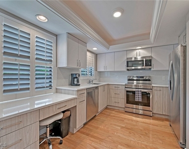 722 10th Avenue S - Photo Thumbnail 1