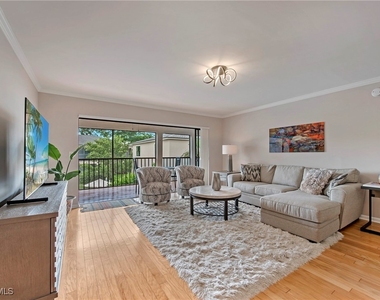722 10th Avenue S - Photo Thumbnail 5