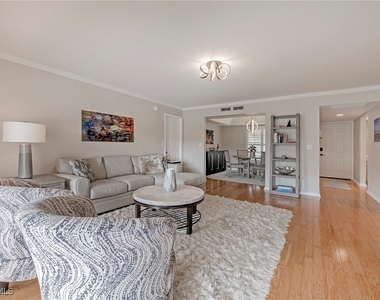 722 10th Avenue S - Photo Thumbnail 7