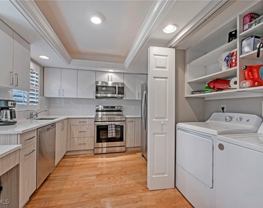 722 10th Avenue S - Photo Thumbnail 2