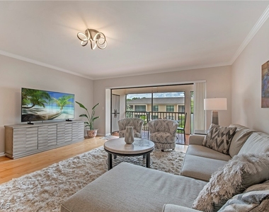 722 10th Avenue S - Photo Thumbnail 6