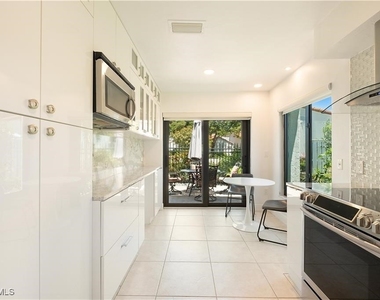 845 Reef Point Circle - Photo Thumbnail 6