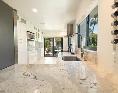 845 Reef Point Circle - Photo Thumbnail 4