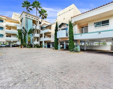4560 Gulf Shore Boulevard N - Photo Thumbnail 20