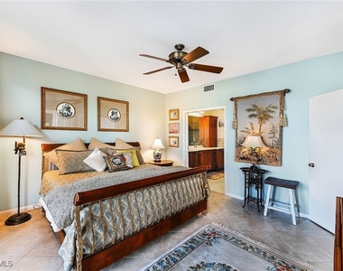4560 Gulf Shore Boulevard N - Photo Thumbnail 12