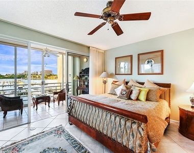 4560 Gulf Shore Boulevard N - Photo Thumbnail 11