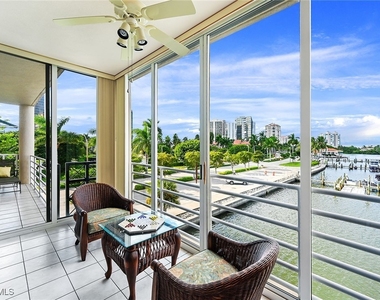 4560 Gulf Shore Boulevard N - Photo Thumbnail 14