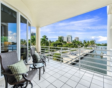 4560 Gulf Shore Boulevard N - Photo Thumbnail 21