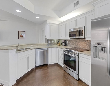 450 Bayfront Place - Photo Thumbnail 2