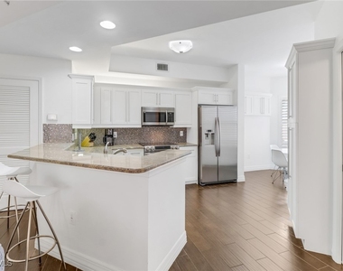 450 Bayfront Place - Photo Thumbnail 3