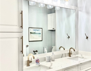 410 Bayfront Place - Photo Thumbnail 10