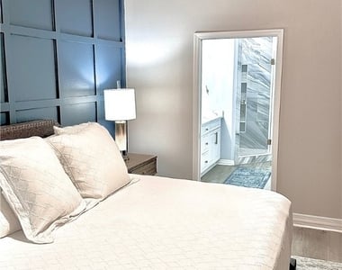 410 Bayfront Place - Photo Thumbnail 2
