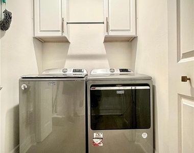 410 Bayfront Place - Photo Thumbnail 7