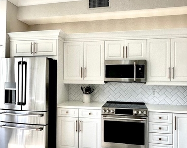 410 Bayfront Place - Photo Thumbnail 1