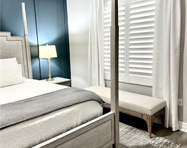 410 Bayfront Place - Photo Thumbnail 11