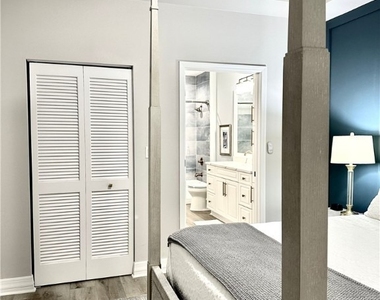 410 Bayfront Place - Photo Thumbnail 9