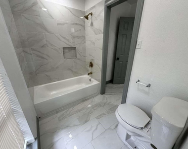 5850 Paisley Street - Photo Thumbnail 11