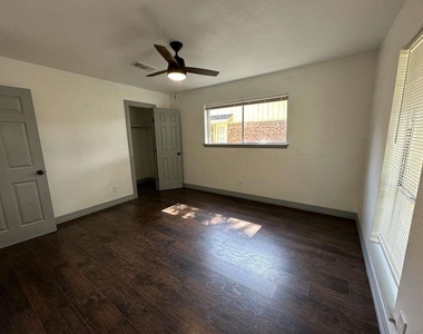 5850 Paisley Street - Photo Thumbnail 9