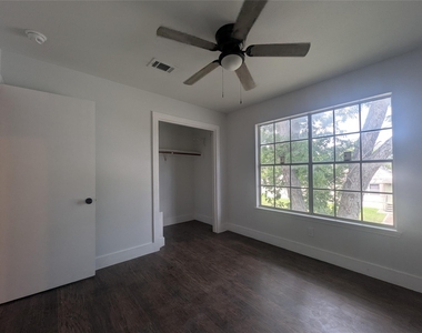 804 Ward Street - Photo Thumbnail 4