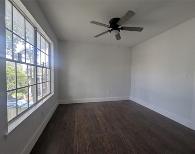 804 Ward Street - Photo Thumbnail 5