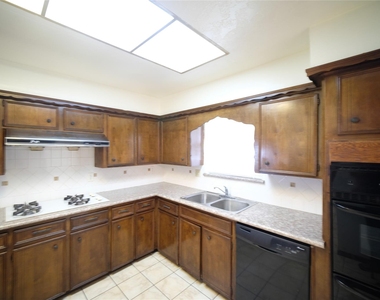 12327 Shannon Hill - Photo Thumbnail 3