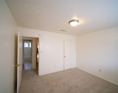 12327 Shannon Hill - Photo Thumbnail 7