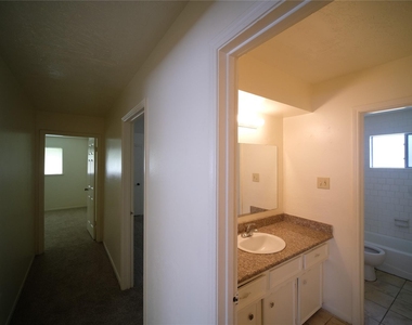 12327 Shannon Hill - Photo Thumbnail 8