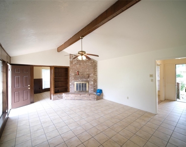 12327 Shannon Hill - Photo Thumbnail 5