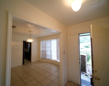 12327 Shannon Hill - Photo Thumbnail 1