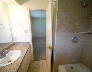 12327 Shannon Hill - Photo Thumbnail 13