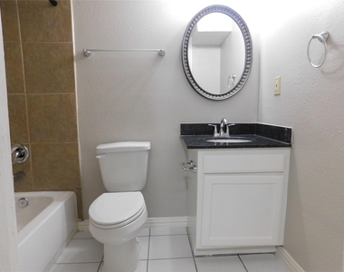 1409 Wentworth Street - Photo Thumbnail 6