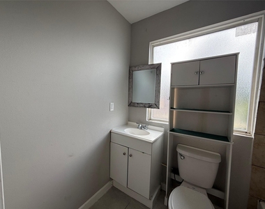 2013 Eubanks Street - Photo Thumbnail 7