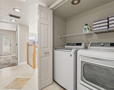 4522 W North B Street - Photo Thumbnail 40