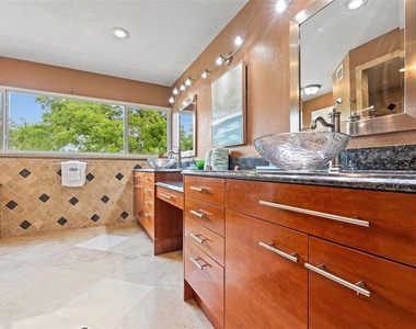 4522 W North B Street - Photo Thumbnail 25