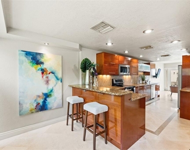 4522 W North B Street - Photo Thumbnail 8