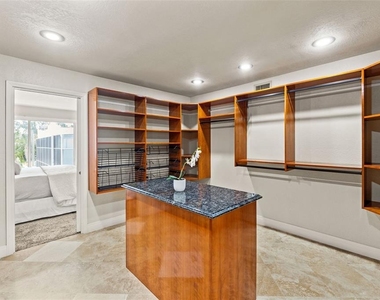 4522 W North B Street - Photo Thumbnail 21