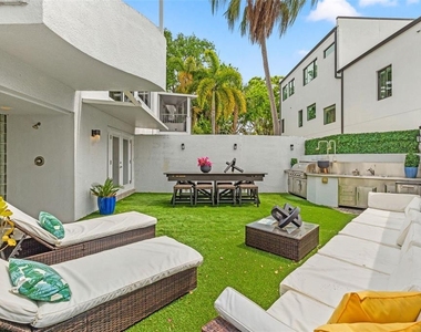 4522 W North B Street - Photo Thumbnail 3