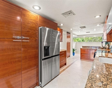 4522 W North B Street - Photo Thumbnail 9