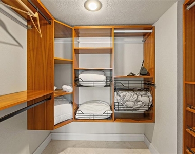 4522 W North B Street - Photo Thumbnail 32