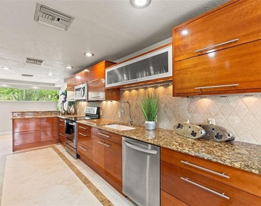 4522 W North B Street - Photo Thumbnail 10