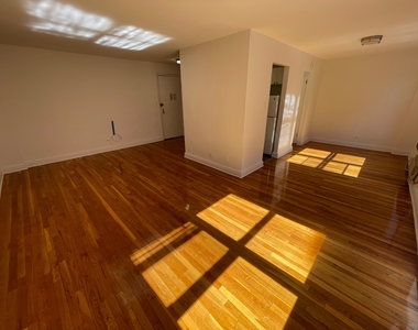 102-20 67th Drive - Photo Thumbnail 5