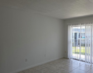 921 W Oak Ridge Road - Photo Thumbnail 1