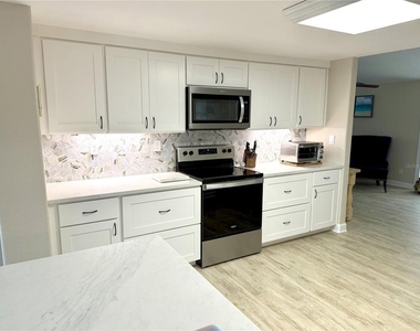 1153 Clark Street - Photo Thumbnail 12