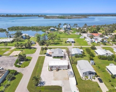3280 Holly Avenue - Photo Thumbnail 1