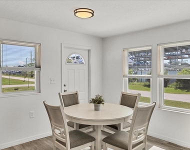 3280 Holly Avenue - Photo Thumbnail 21